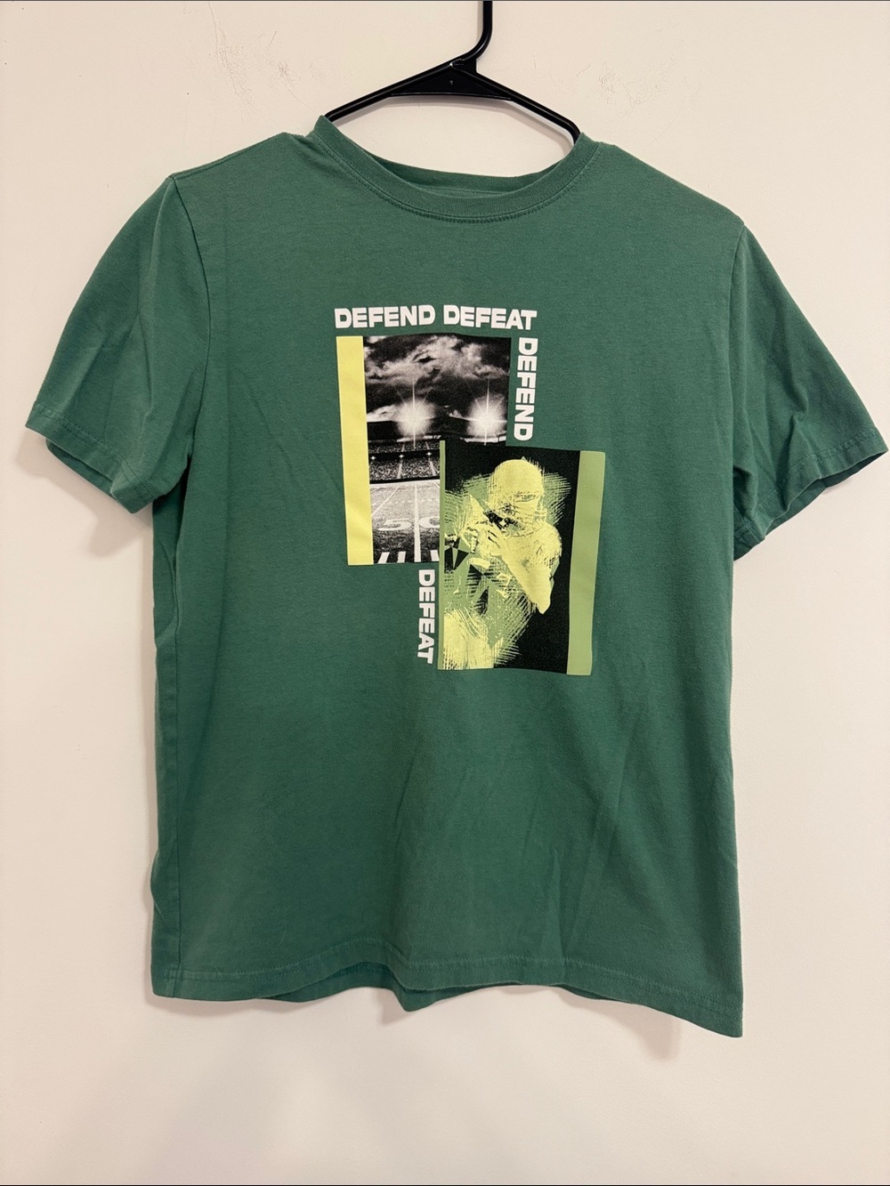 Xersion Green Short Sleeve Tee with Neon Yellow Graphic